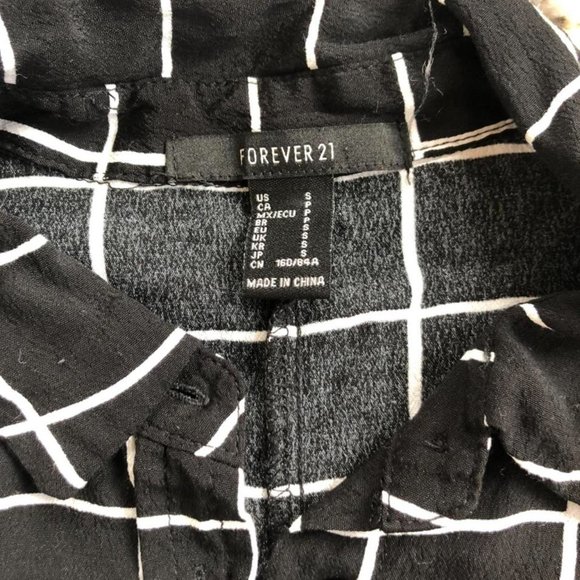 Black & white grid cropped button-up - Picture 2 of 4